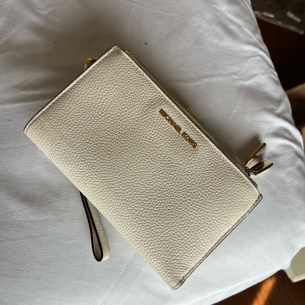 Michael kor’s wallet